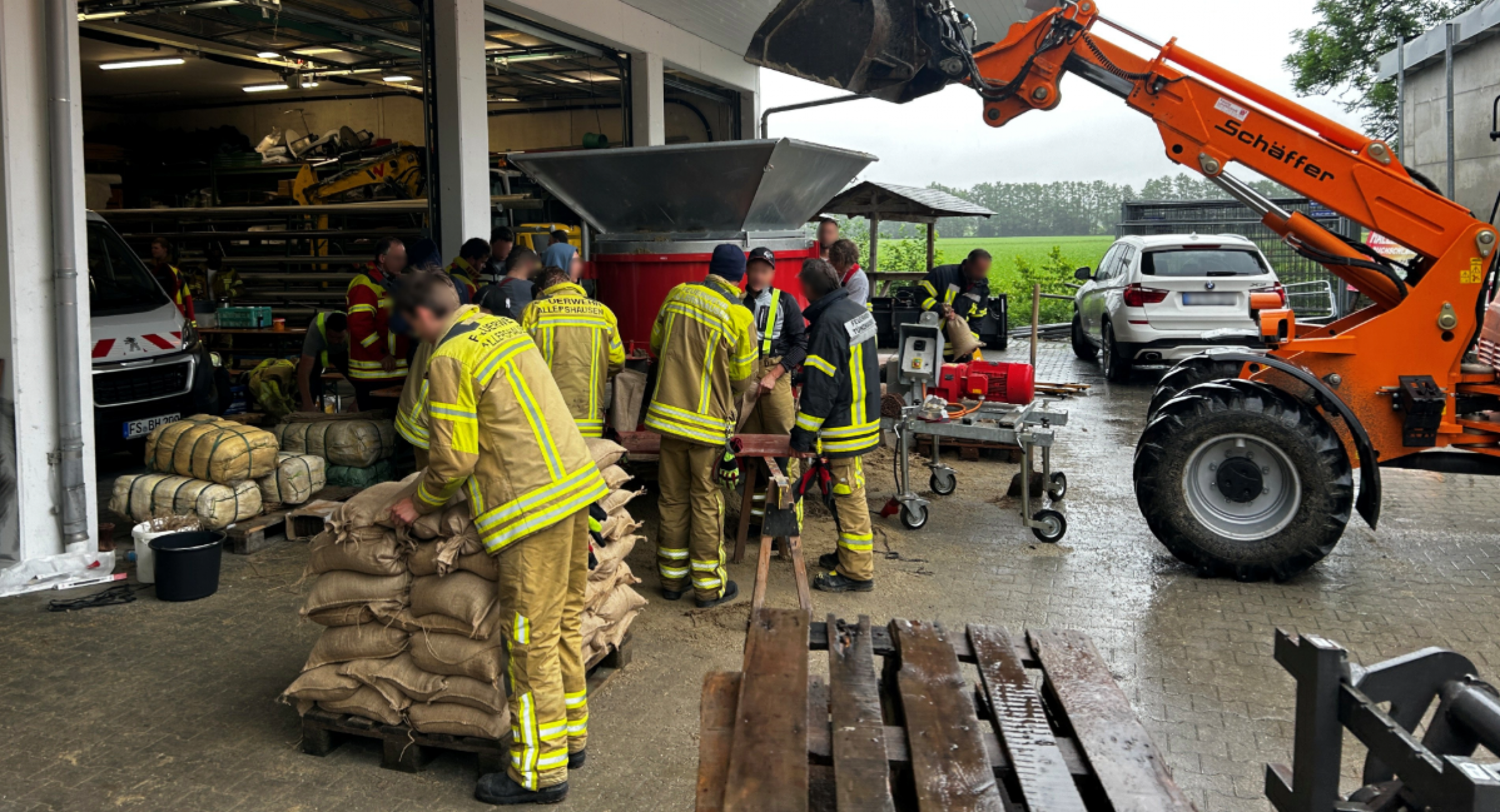 Feuerwehr Sandsäcke Hochwasser