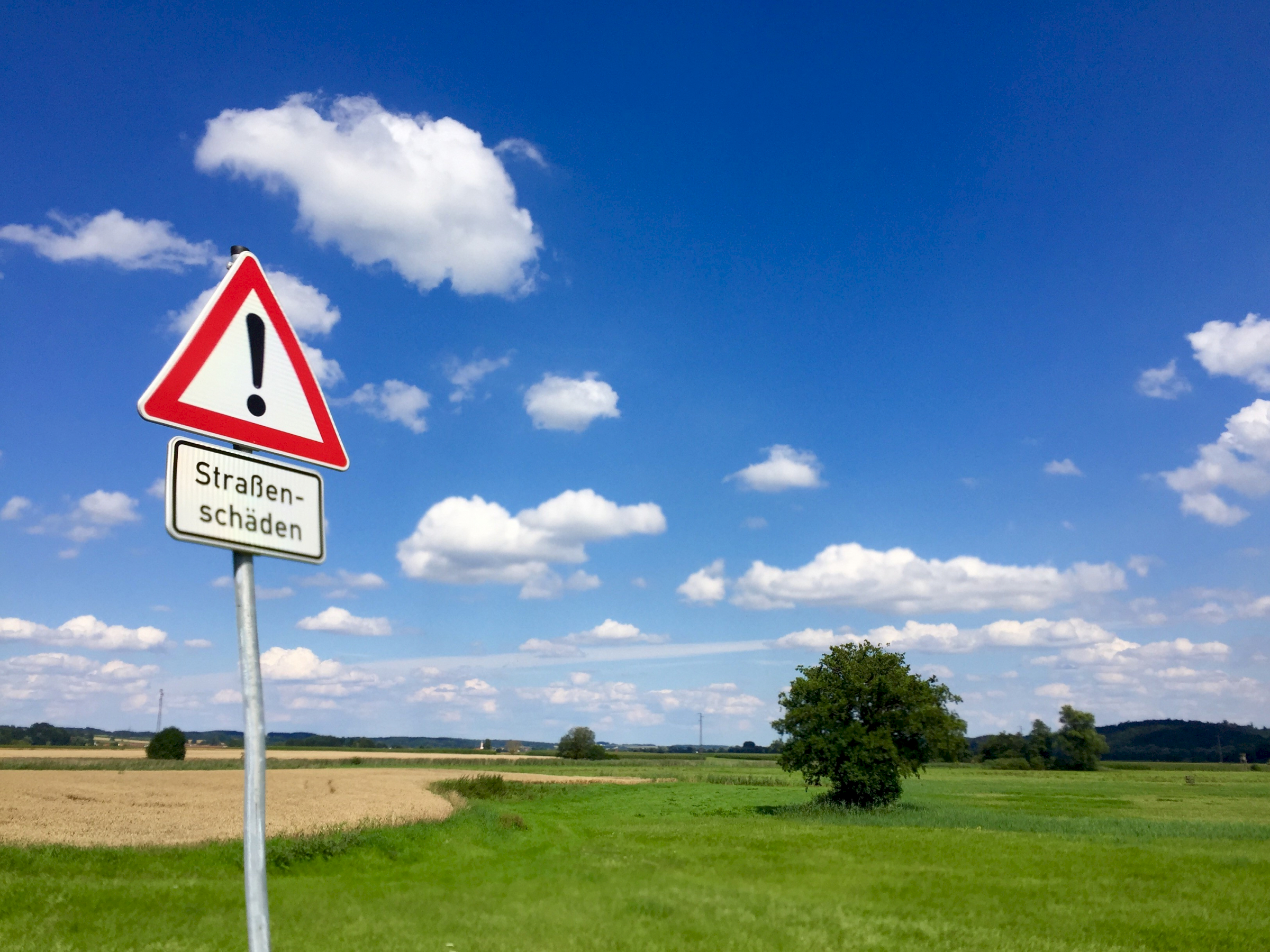 Strassenschäden Baustelle Himmel